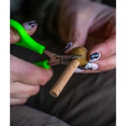 Acc.Montages/Hameçons - KORDA Cylindre de Liège Carpe Cork Sticks